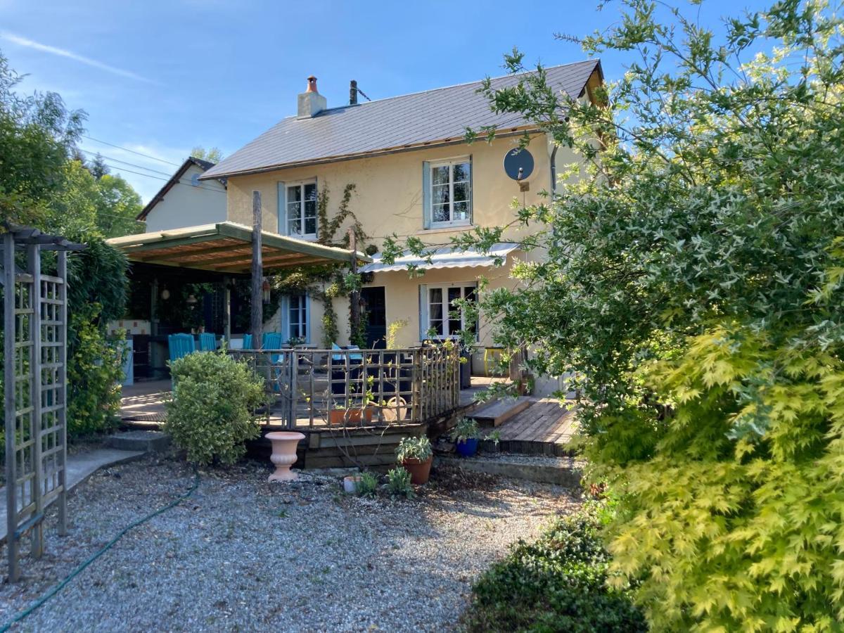 La Maison Charmante D'Elisabeth Saint-Ybard Bagian luar foto