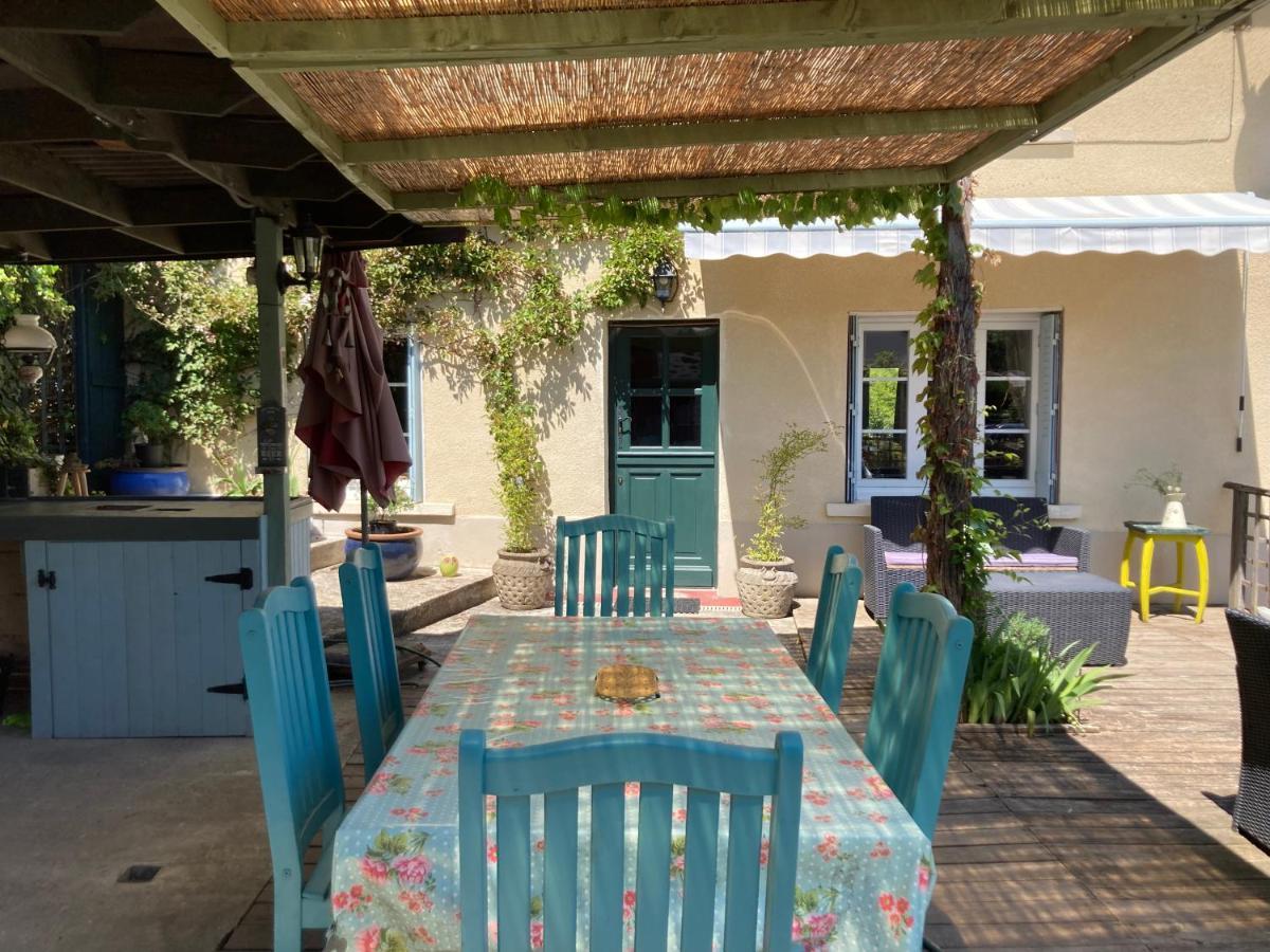 La Maison Charmante D'Elisabeth Saint-Ybard Bagian luar foto