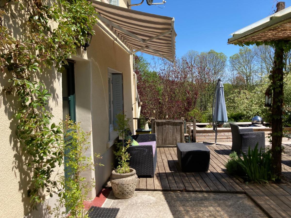 La Maison Charmante D'Elisabeth Saint-Ybard Bagian luar foto