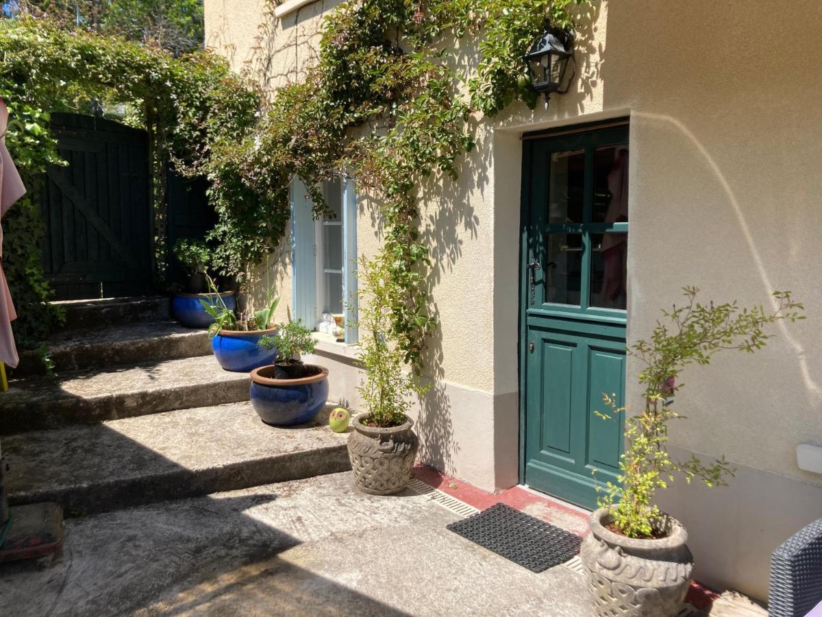 La Maison Charmante D'Elisabeth Saint-Ybard Bagian luar foto