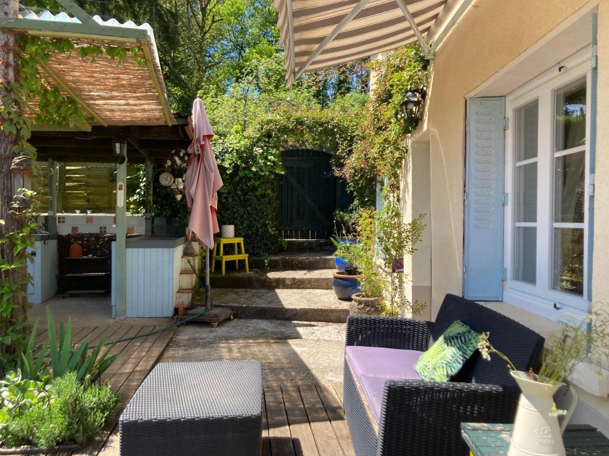 La Maison Charmante D'Elisabeth Saint-Ybard Bagian luar foto