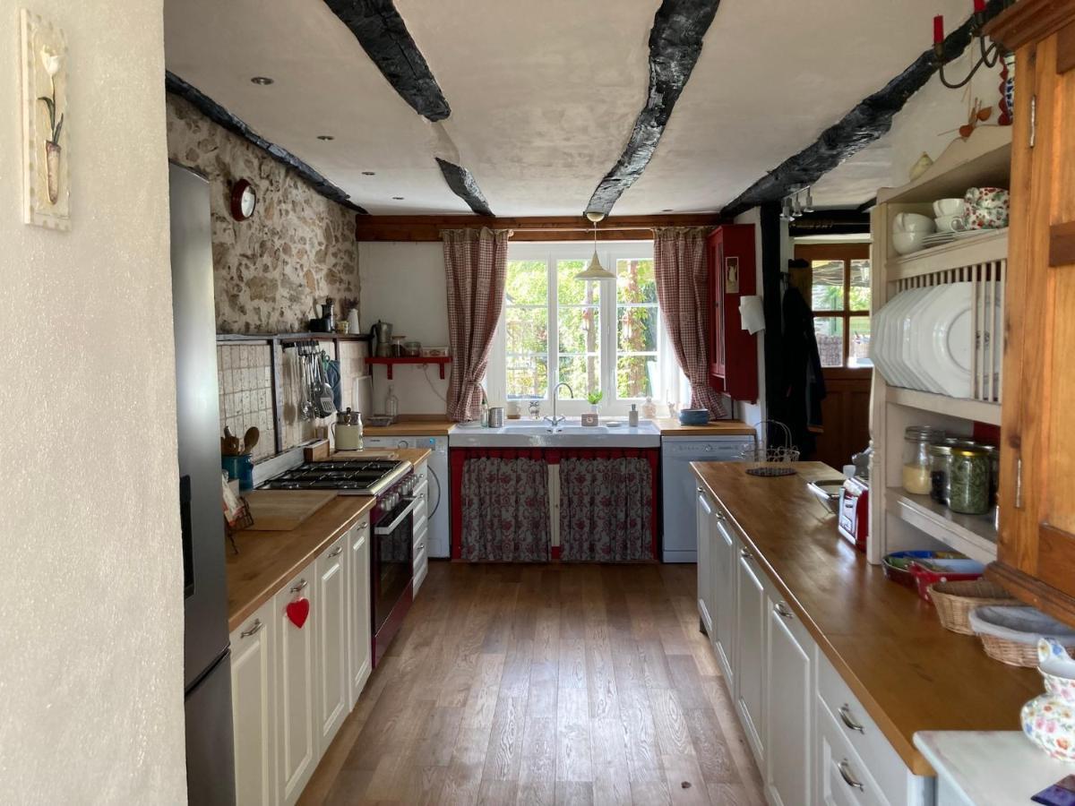 La Maison Charmante D'Elisabeth Saint-Ybard Bagian luar foto