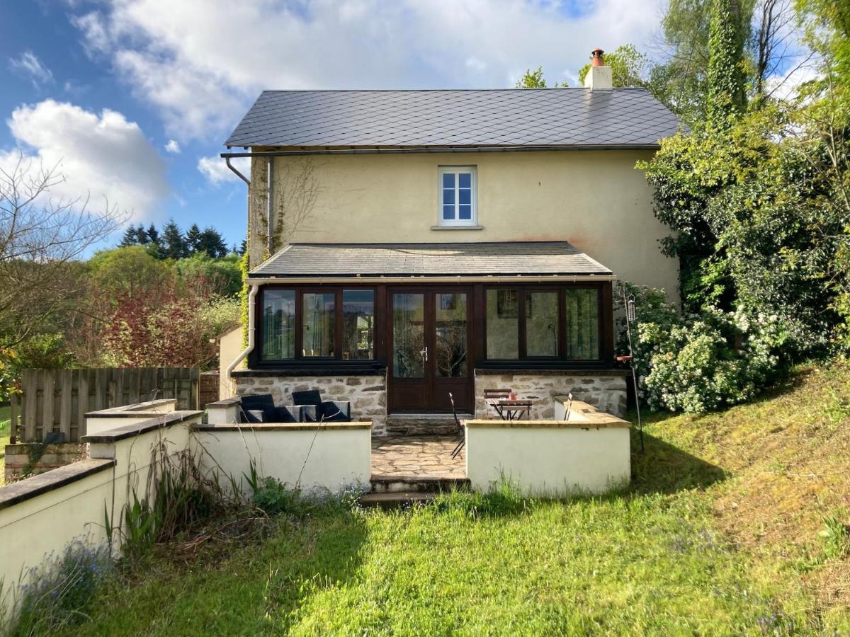 La Maison Charmante D'Elisabeth Saint-Ybard Bagian luar foto