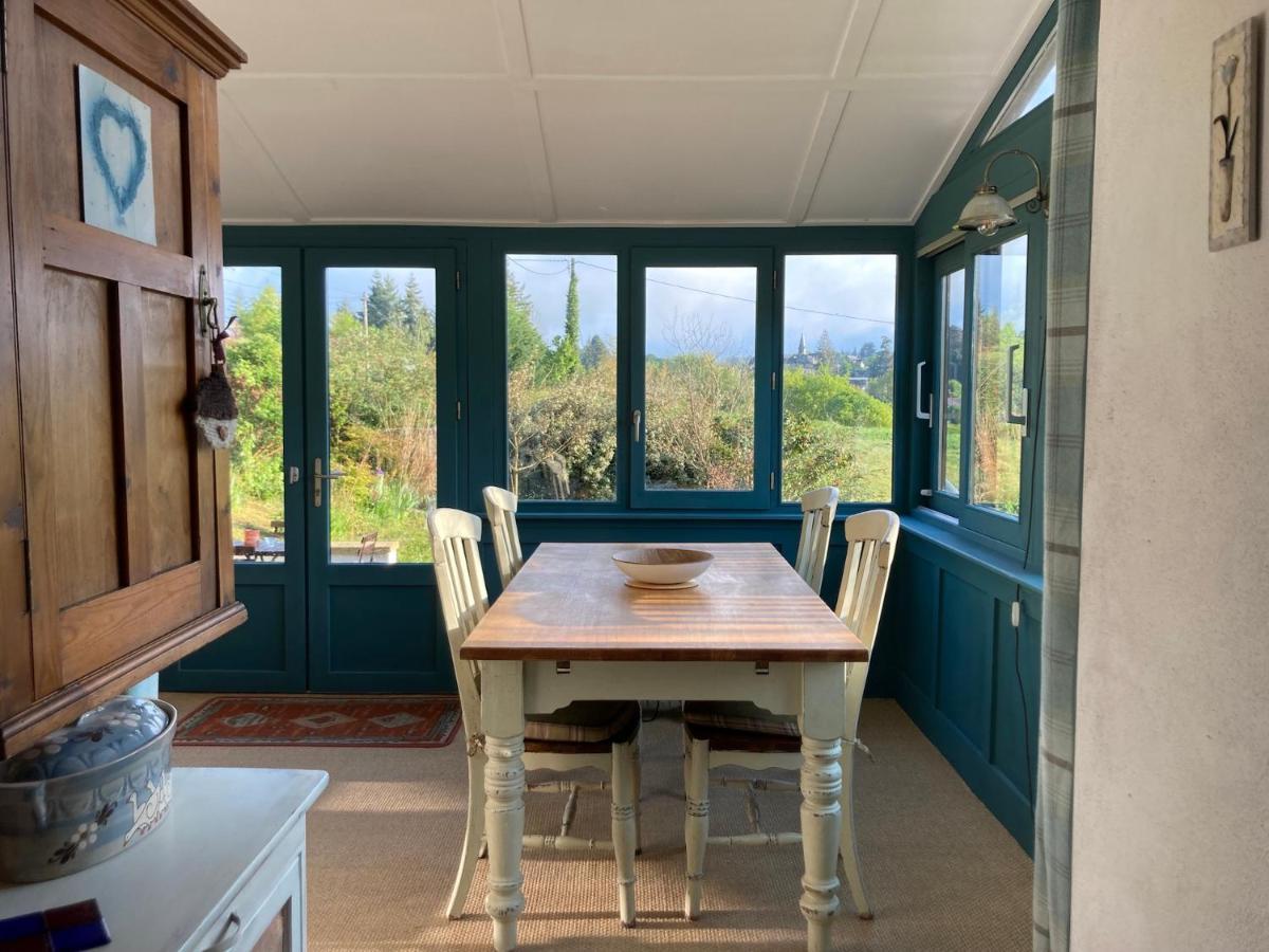 La Maison Charmante D'Elisabeth Saint-Ybard Bagian luar foto