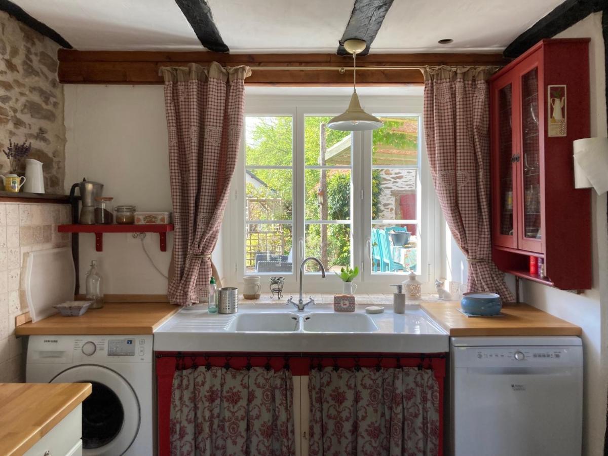 La Maison Charmante D'Elisabeth Saint-Ybard Bagian luar foto