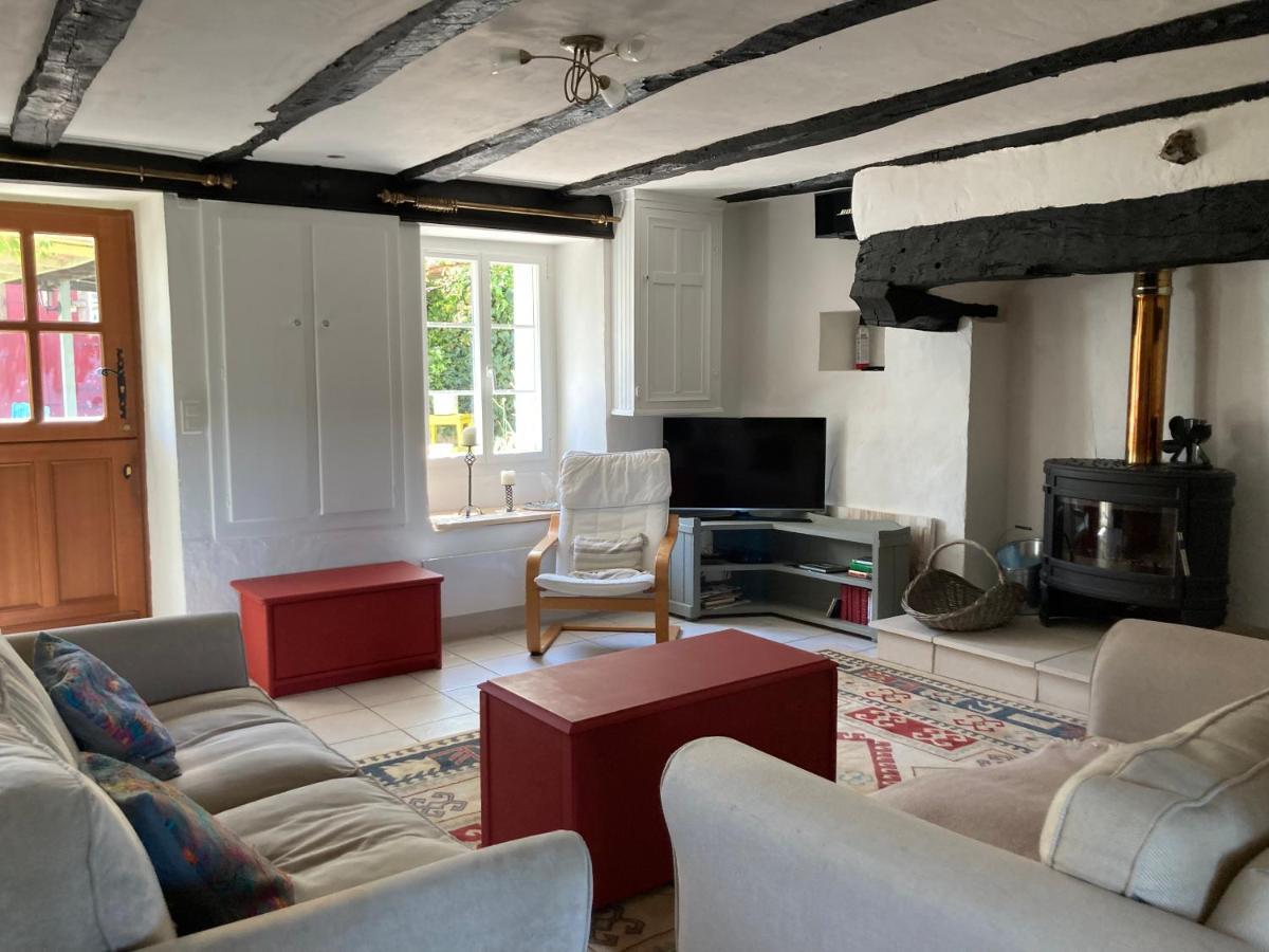 La Maison Charmante D'Elisabeth Saint-Ybard Bagian luar foto