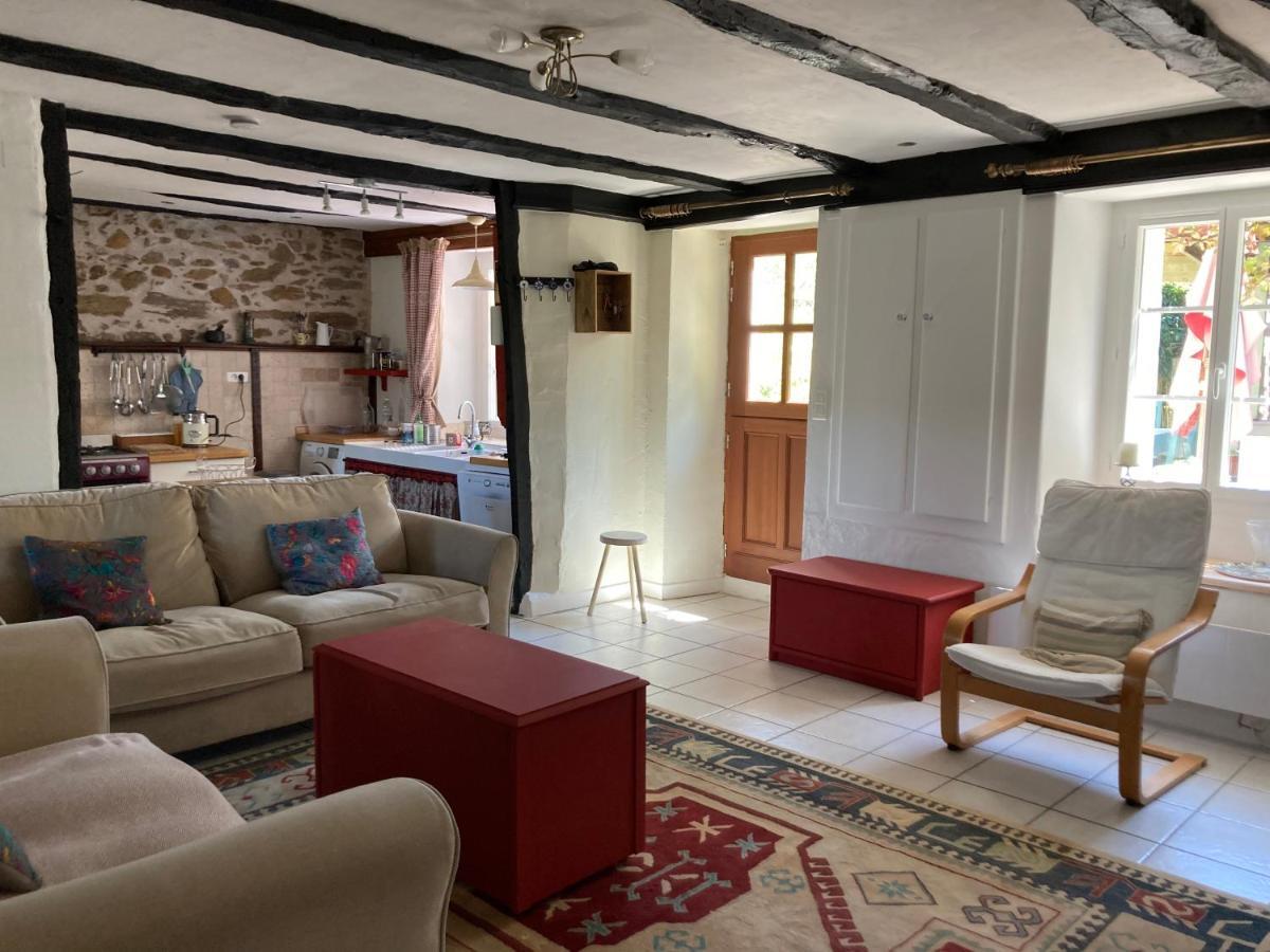 La Maison Charmante D'Elisabeth Saint-Ybard Bagian luar foto